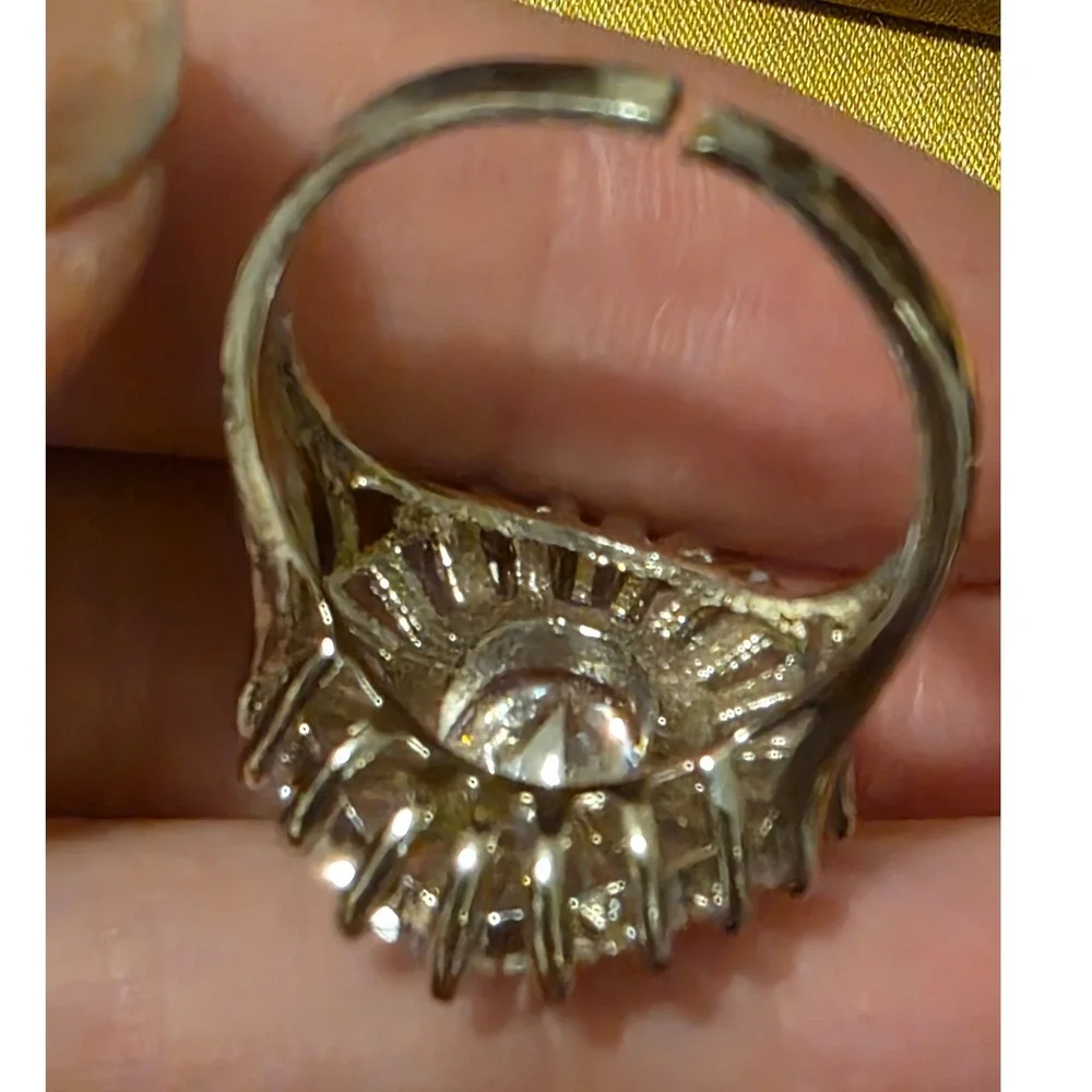 Vintage Art Deco Oval Cubic Zirconia Ballerina‎ Halo Cocktail Ring Size 7